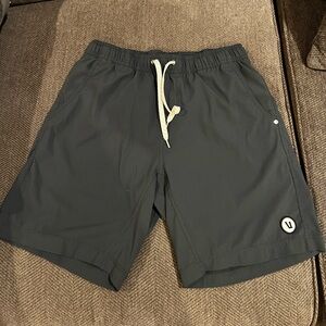Men’s lined Vuori short M